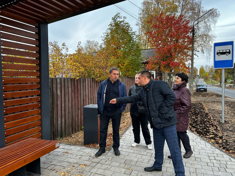 С сентября жители и гости города пользуются обновлённым общественным пространством на улице Первого Мая.. С сентября жители и гости города пользуются обновлённым общественным пространством на улице Первого Мая..